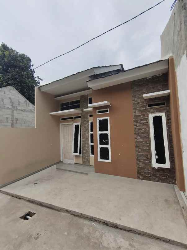 rumah baru ready siap huni