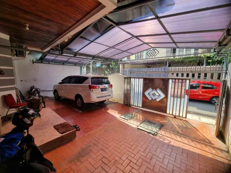 rumah bebas banjir gg kelinci pasar baru