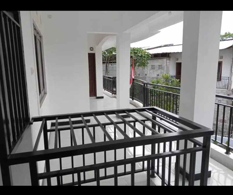rumah belakang hotel hyatt yogyakarta