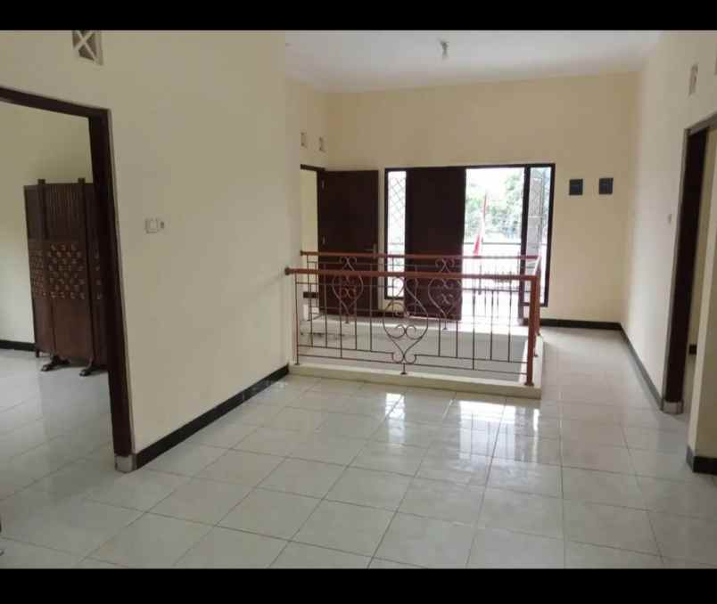 rumah belakang hotel hyatt yogyakarta