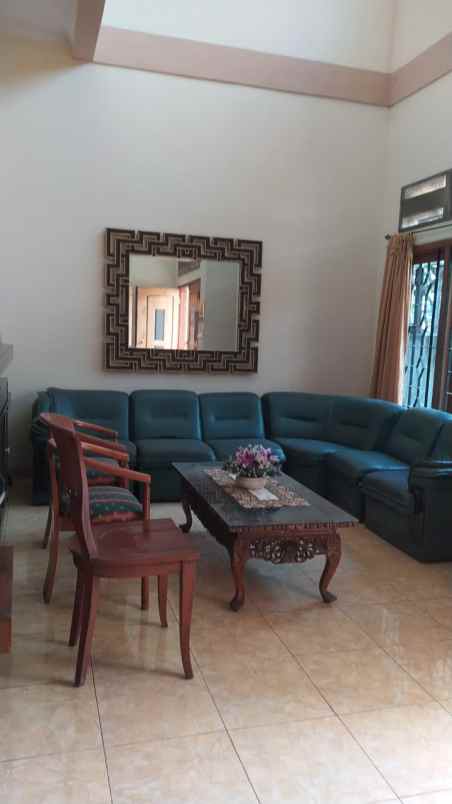 rumah besar 2 lantai telaga bodas karangrejo semarang