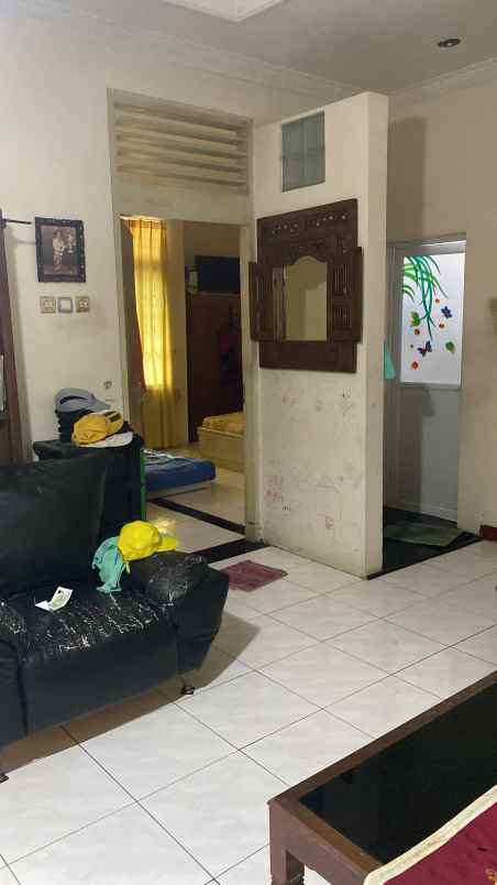 rumah besar dengan harga terjangkau di banyumanik