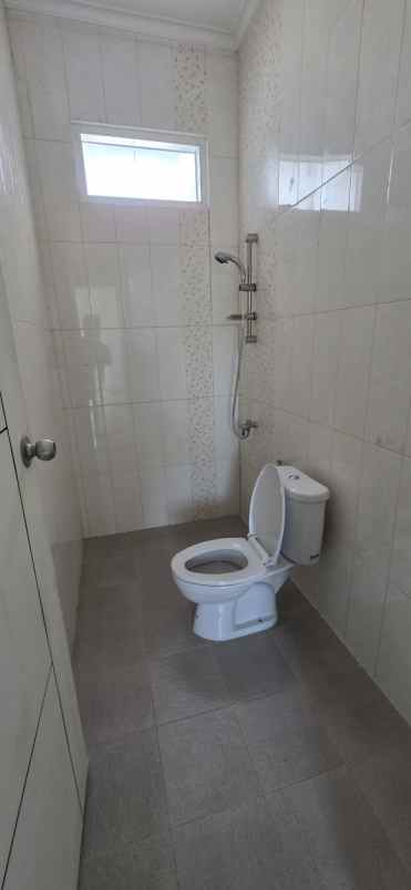 rumah cocok untuk rumah kantor kosongan di keputih