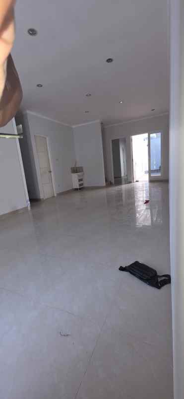 rumah cocok untuk rumah kantor kosongan di keputih