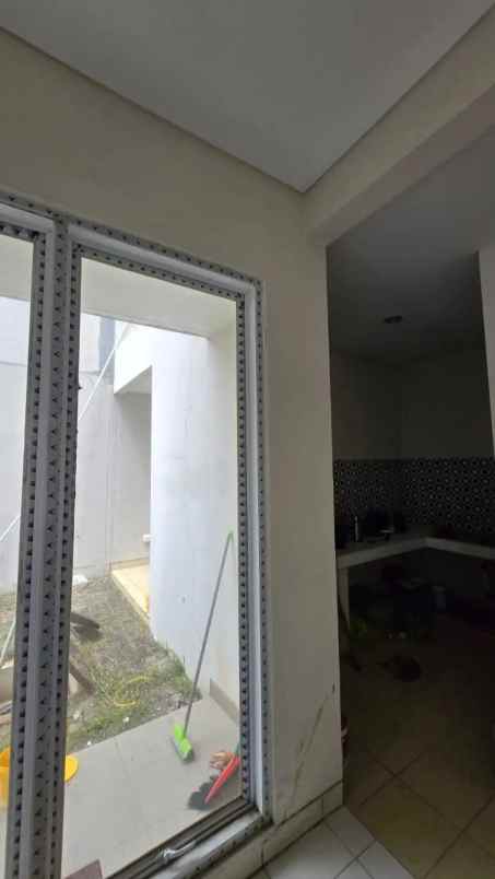 rumah dekat mall di cluster palm summarecon bekasi