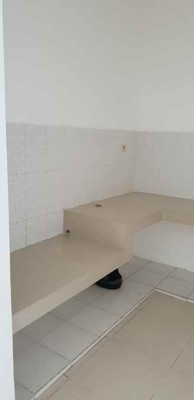 rumah delima row jalan 8m one gate system