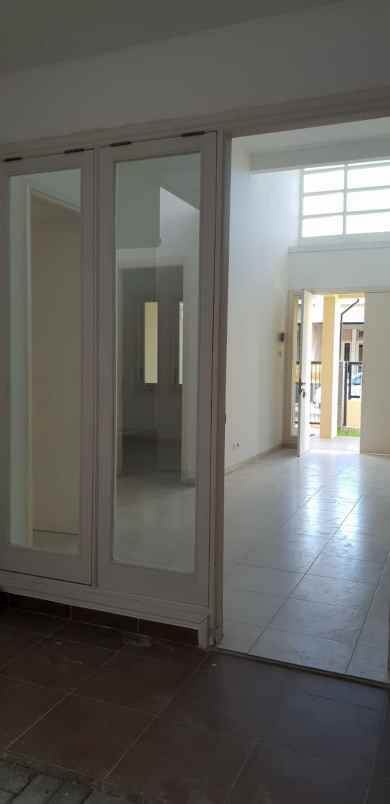 rumah delima row jalan 8m one gate system