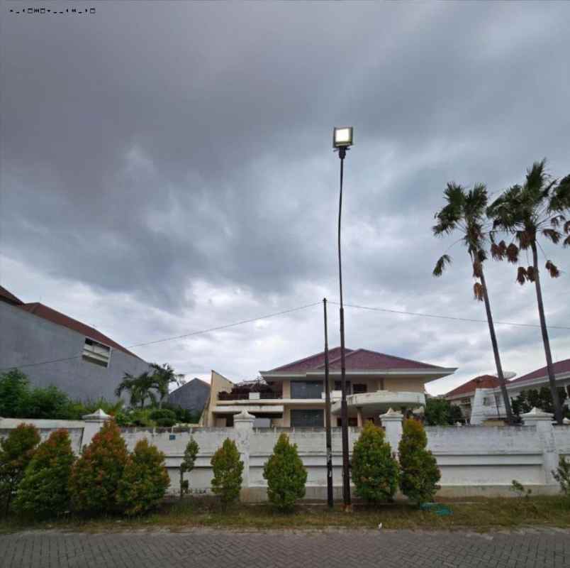 rumah dharmahusada indah strategis row 3 mobil