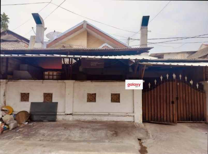 rumah di klampis anom dekat manyar merr code dnd