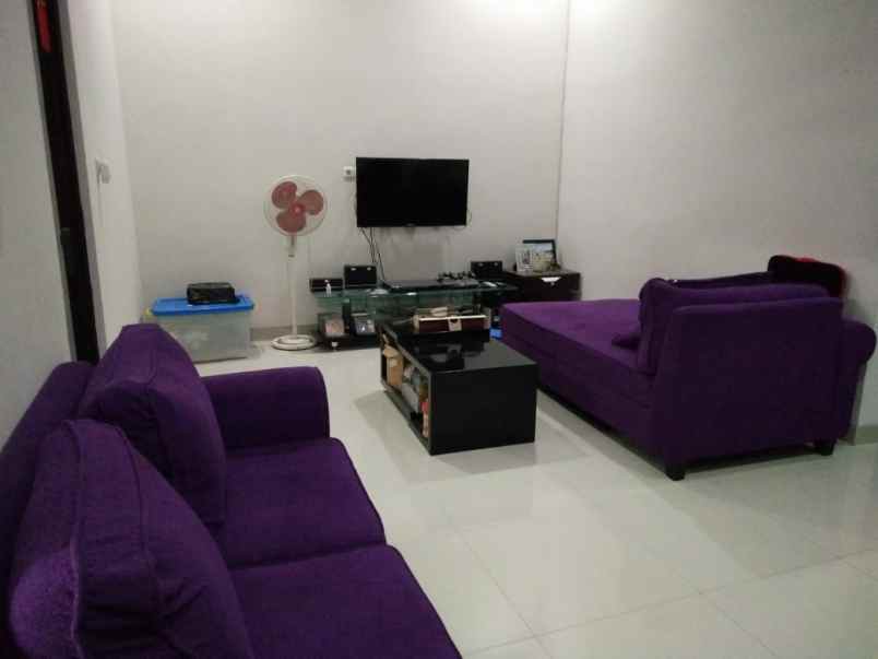 rumah diamond residence jl