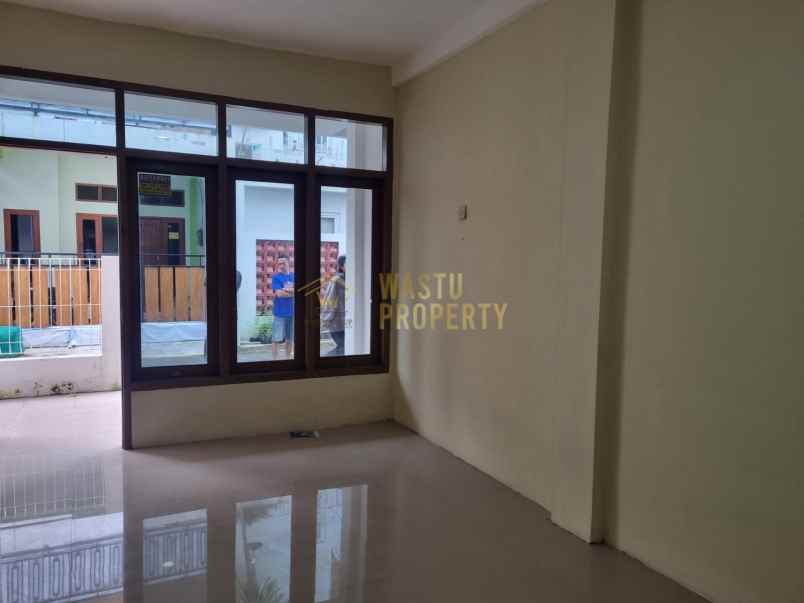 rumah dijual cepat di minomartani dekat pakuwon mall