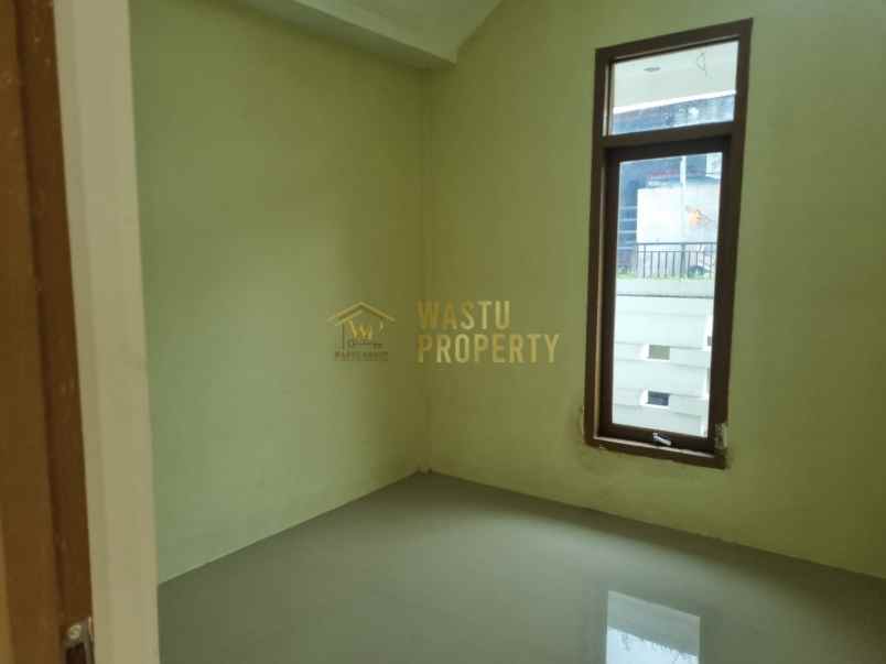 rumah dijual cepat di minomartani dekat pakuwon mall