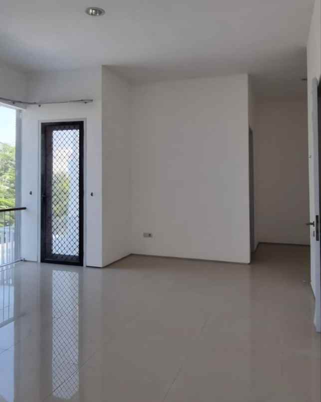 rumah florence pakuwon city minimalis siap huni