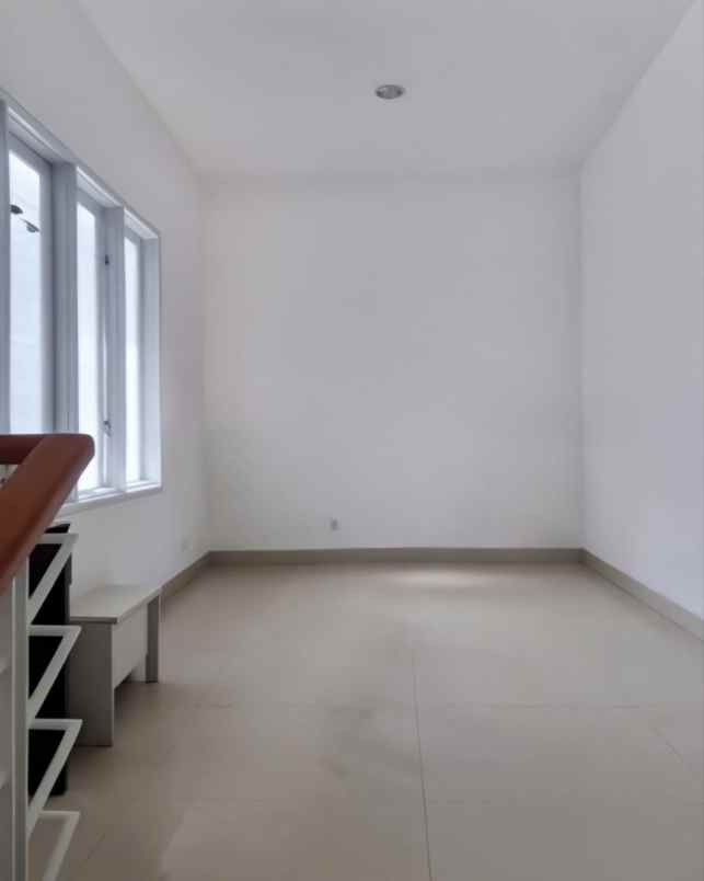 rumah florence pakuwon city minimalis siap huni