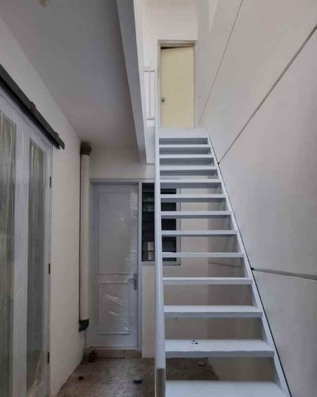 rumah florence pakuwon city minimalis siap huni