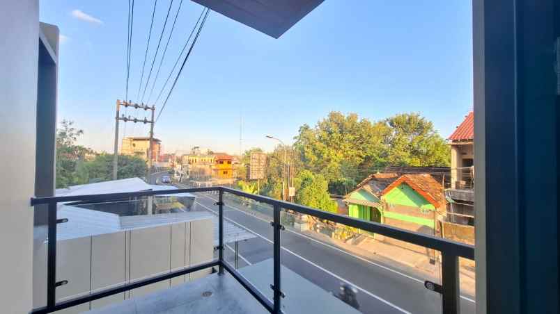 rumah full furnished hanya 9 menit dari hyatt regency