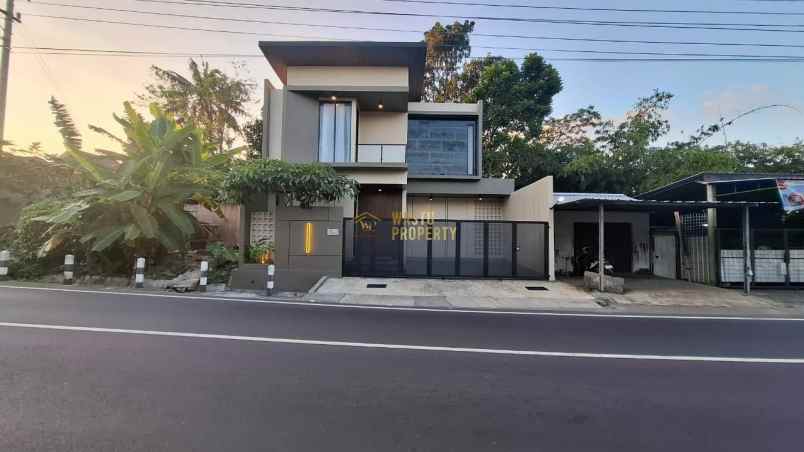 rumah full furnished hanya 9 menit dari hyatt regency