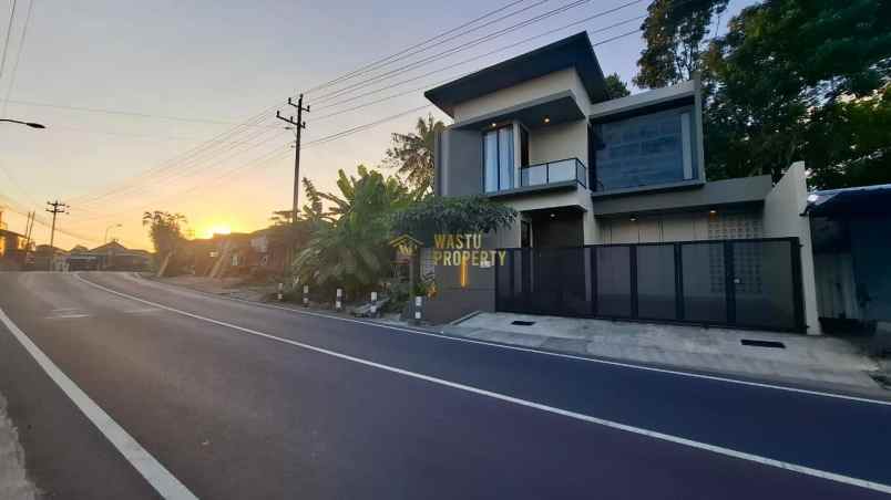 rumah full furnished hanya 9 menit dari hyatt regency