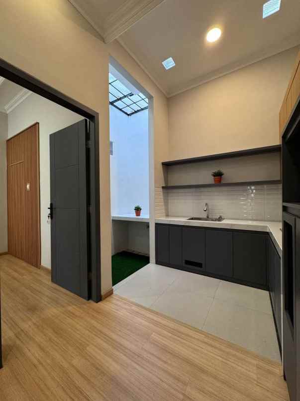 rumah griya asri pakuwon city strategis furnish