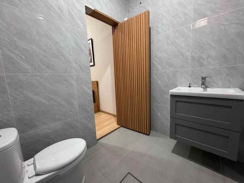 rumah griya asri pakuwon city strategis furnish