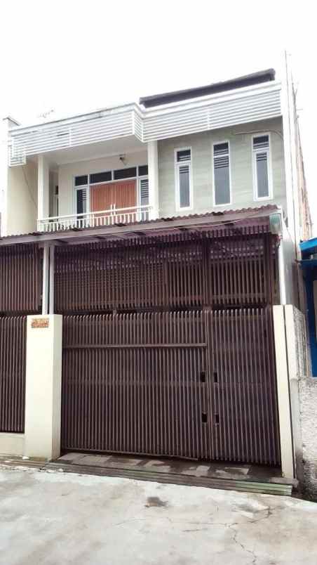 rumah gunung batu dekat tol pasteur bandung