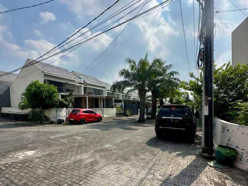 rumah hook de naila residence dekat dengan benowo