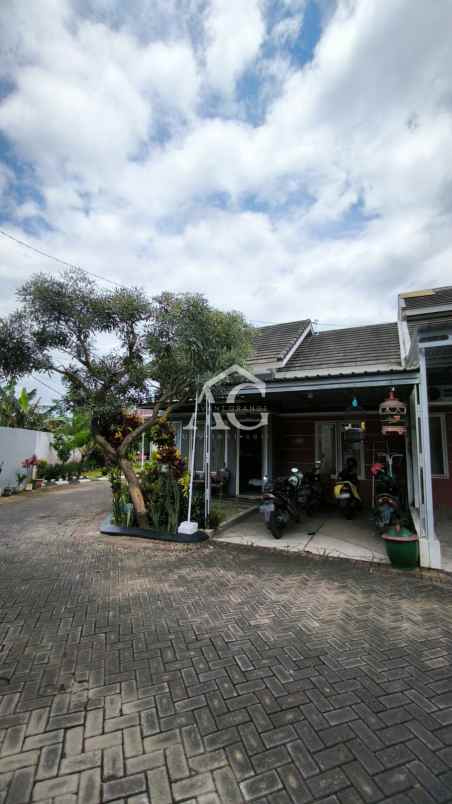 rumah hook di permata royal garden pakis malang