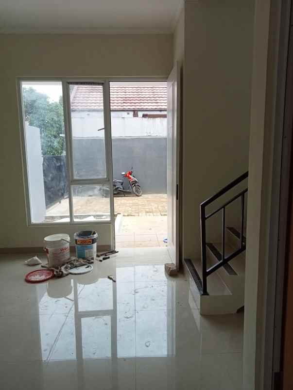 rumah jl baru luk serpong