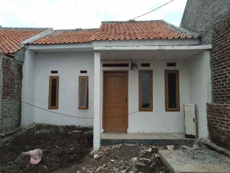 rumah jl laswi mekarsari ciparay
