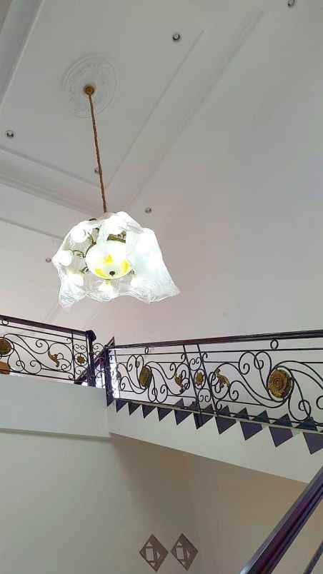 rumah klasik elegan di cipinang cempedak jakarta timur