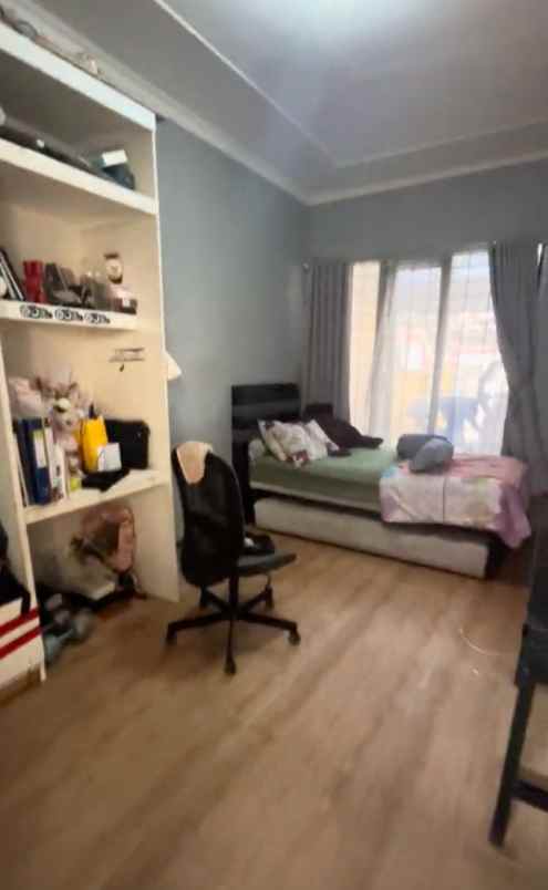 rumah komplek dipalaya ciwaruga 20 menit tol pasteur