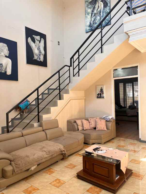 rumah komplek dipalaya ciwaruga 20 menit tol pasteur