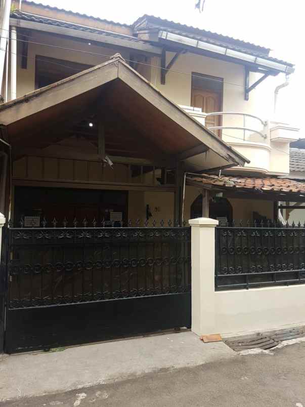 rumah kota bandung riung cipamokolan bandung