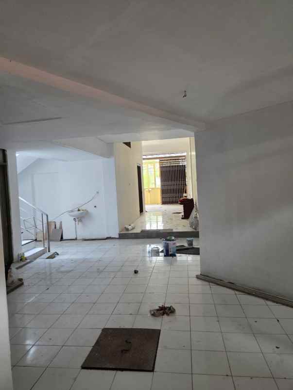 rumah krembangan surabaya dekat bpn stella maris dprd