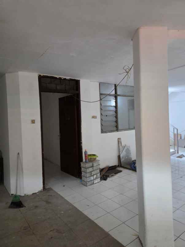 rumah krembangan surabaya dekat bpn stella maris dprd
