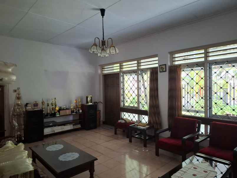 rumah lama dekat lippo jember