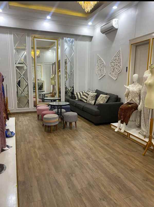 rumah lamper semarang selatan