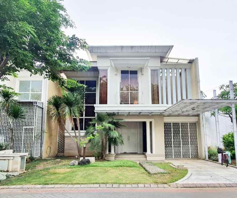 rumah long beach pakuwon city minimalis siap huni