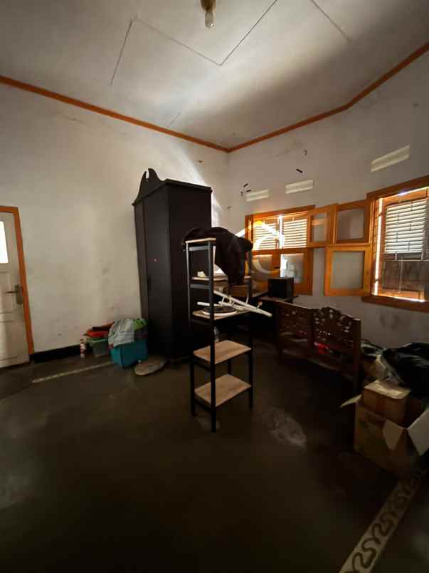 rumah luas di jl baiduripandan tlogomas malang