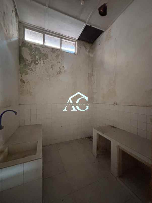 rumah luas di jl baiduripandan tlogomas malang