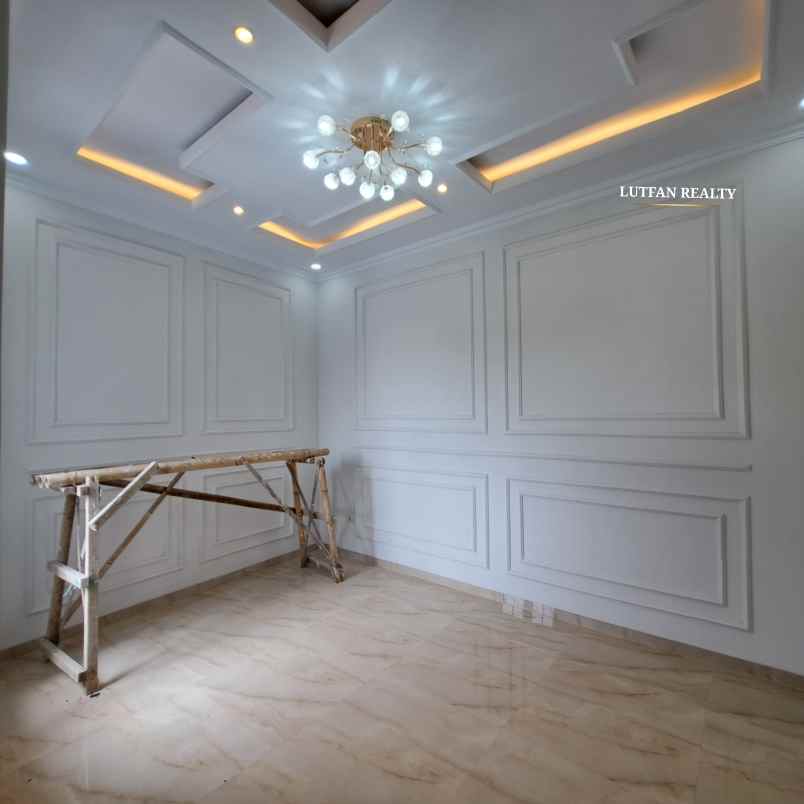 rumah mediterania jagakarsa dalam cluster