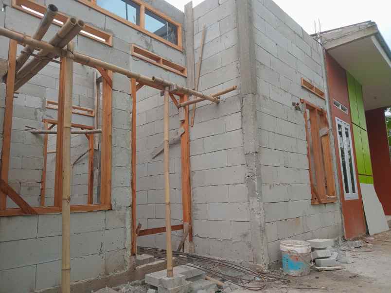 rumah meriah 2 kamar tidur