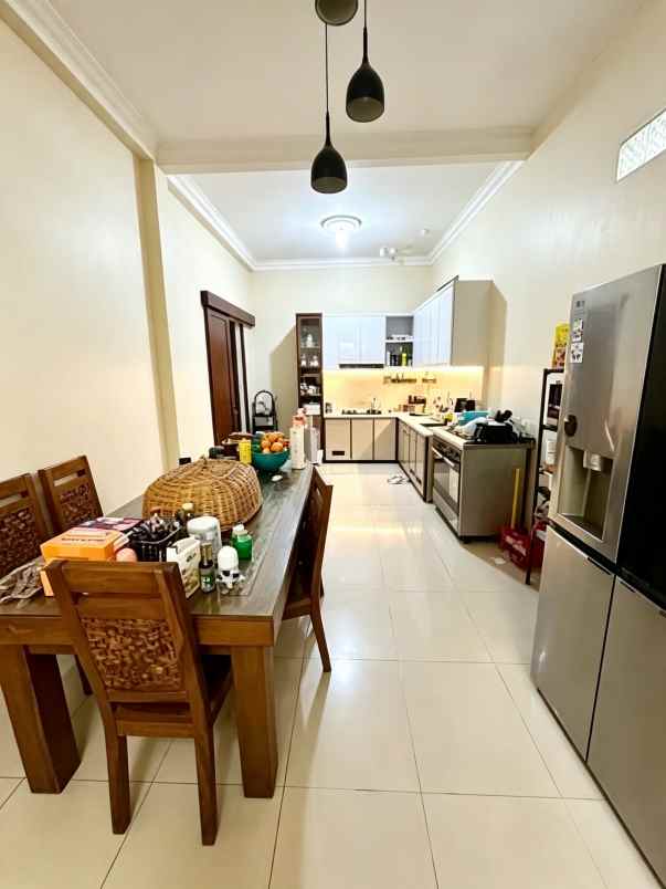 rumah mewah 2 lantai siap huni di mediterania cikunir