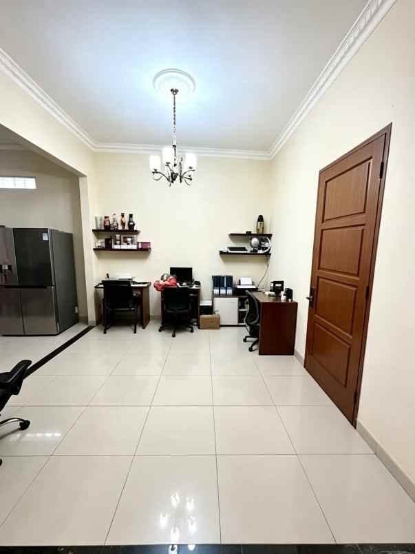 rumah mewah 2 lantai siap huni di mediterania cikunir
