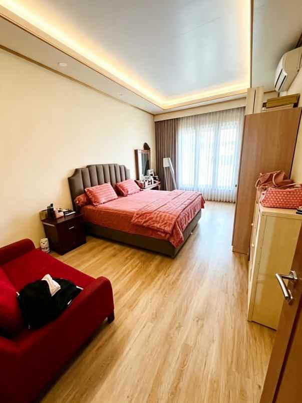 rumah mewah 2 lantai siap huni di mediterania cikunir