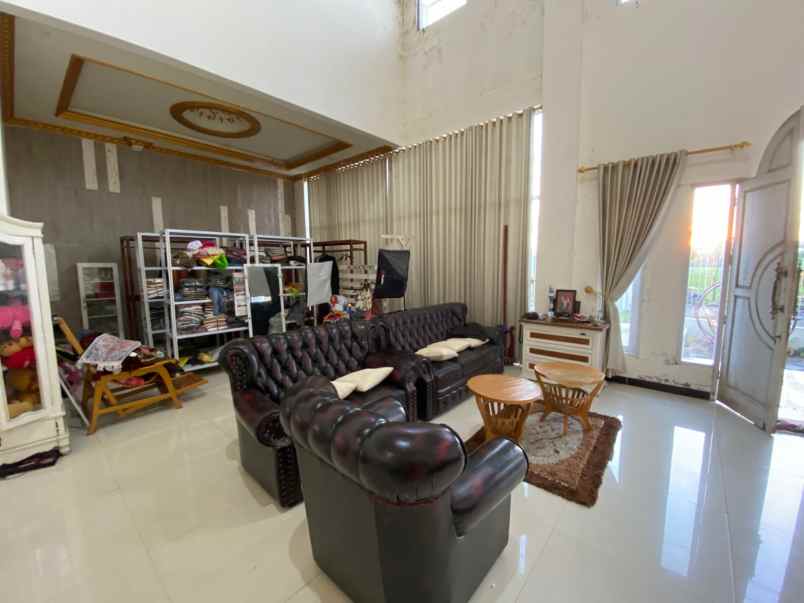 rumah mewah di sukoarjo jateng madewo apples