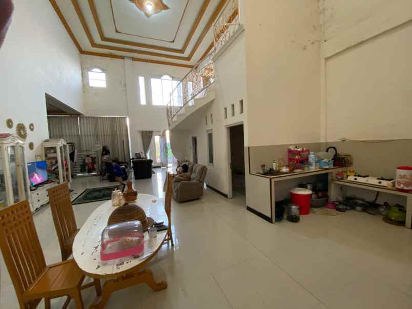 rumah mewah di sukoarjo jateng madewo apples