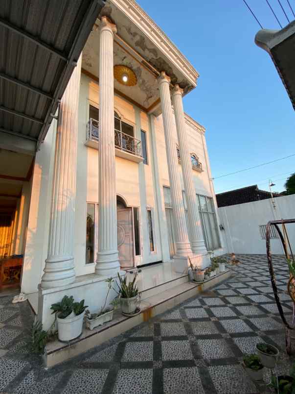 rumah mewah di sukoarjo jateng madewo apples
