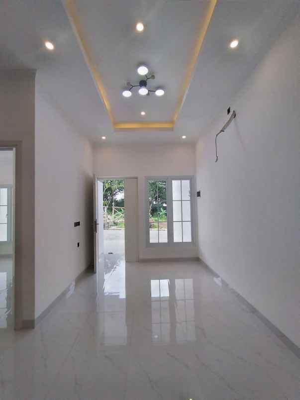 rumah mewah nyaman paling strategis di pasar minggu