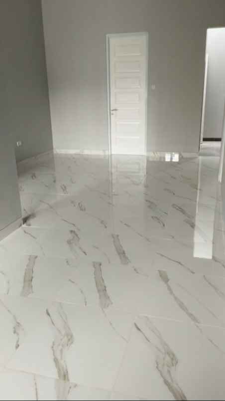 rumah minimalis klasik bangunan baru di gunung sindur